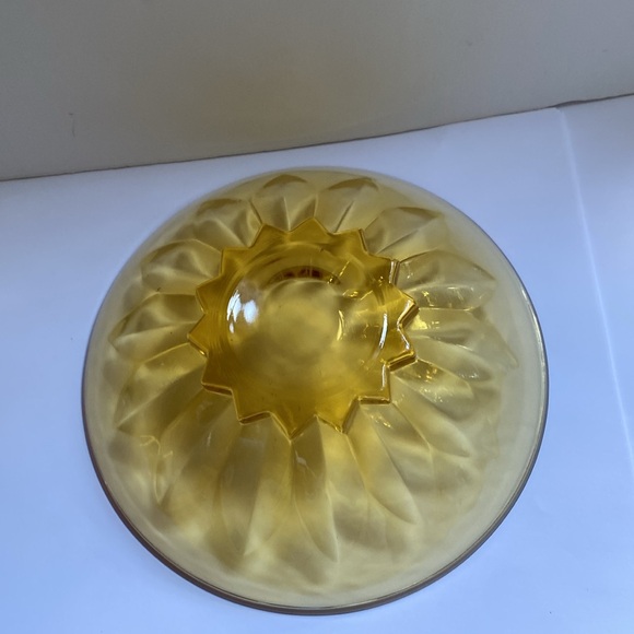 Vintage Amber bowl. - Picture 5 of 8